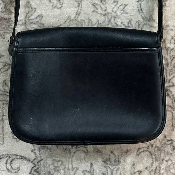 Vintage Coach City Black Leather Flap Crossbody Bag Turnlock Brass - Picture 4 of 8